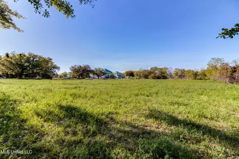 186 Pine St, Biloxi, MS 39530 photo 7