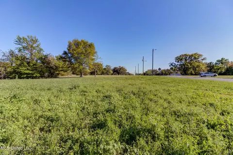 186 Pine St, Biloxi, MS 39530 photo 16