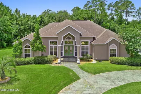 101 Oaks Blvd, Bay Saint Louis, MS 39520