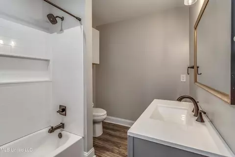 Bath - 1419 Oak St, Flowood, MS 39232 photo 1 of 6