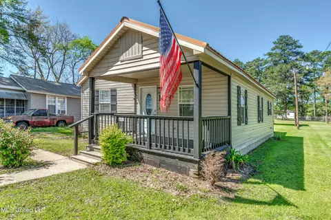 Exterior - 1419 Oak St, Flowood, MS 39232 photo 7 of 14