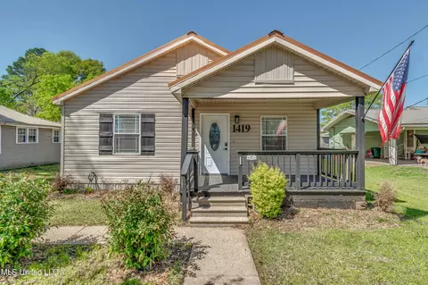 1419 Oak St, Flowood, MS 39232