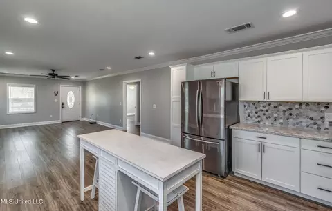 Kitchen - 1419 Oak St, Flowood, MS 39232 photo 7 of 7