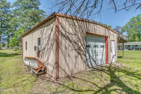 Exterior - 1419 Oak St, Flowood, MS 39232 photo 11 of 14