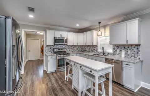 Kitchen - 1419 Oak St, Flowood, MS 39232 photo 1 of 7
