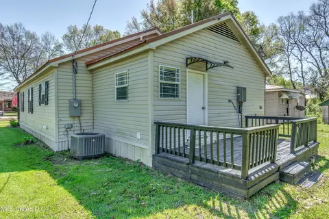 Exterior - 1419 Oak St, Flowood, MS 39232 photo 8 of 14