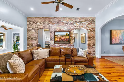 Living - 109 Cedar Woods Cv, Madison, MS 39110 photo 5 of 9
