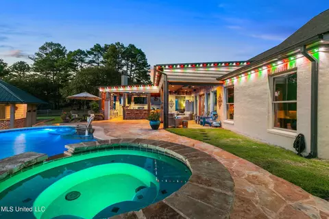 Exterior - 109 Cedar Woods Cv, Madison, MS 39110 photo 13 of 34