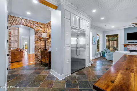 Entry Way - 109 Cedar Woods Cv, Madison, MS 39110 photo 2 of 5