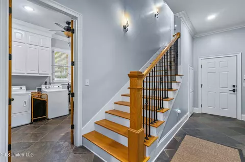 Entry Way - 109 Cedar Woods Cv, Madison, MS 39110 photo 3 of 5