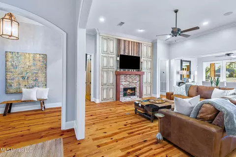 Living - 109 Cedar Woods Cv, Madison, MS 39110 photo 1 of 9