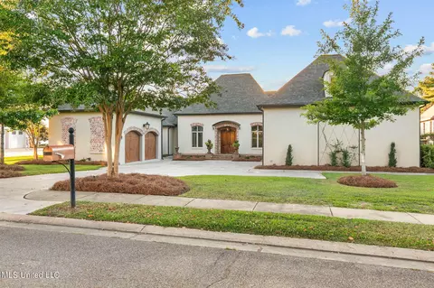 109 Cedar Woods Cv, Madison, MS 39110