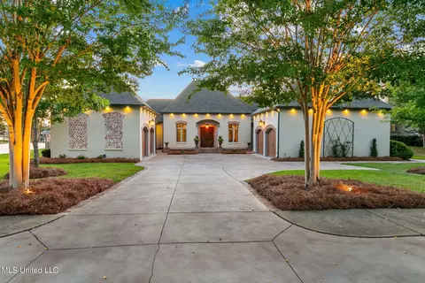 Exterior - 109 Cedar Woods Cv, Madison, MS 39110 photo 2 of 34