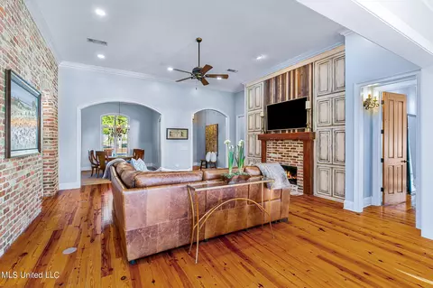 Living - 109 Cedar Woods Cv, Madison, MS 39110 photo 4 of 9