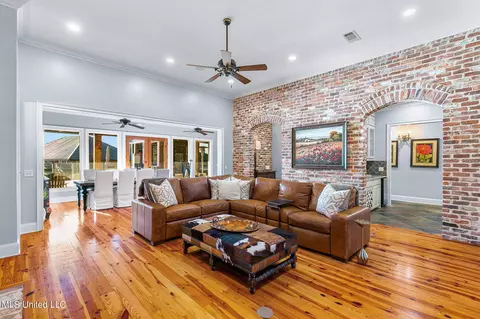 Living - 109 Cedar Woods Cv, Madison, MS 39110 photo 3 of 9