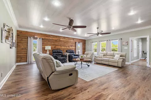 Living - 14510 Constitution Rd #0, Moss Point, MS 39562 photo 2 of 4