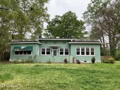 412 E Peace St, Canton, MS 39046