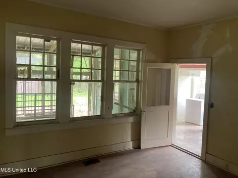 412 E Peace St, Canton, MS 39046 photo 10