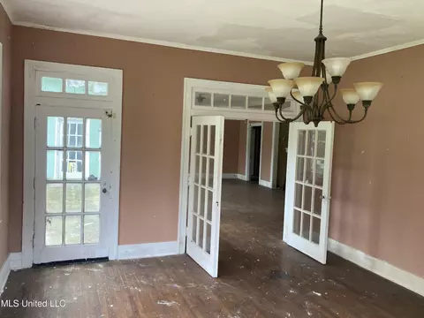 412 E Peace St, Canton, MS 39046 photo 6