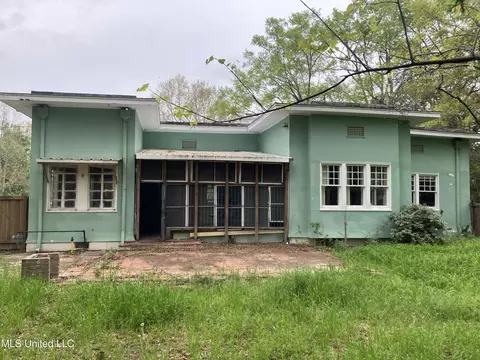 412 E Peace St, Canton, MS 39046 photo 4
