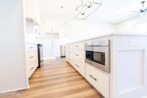 Kitchen - 225 Harmony St, Flowood, MS 39232 photo 4 of 5