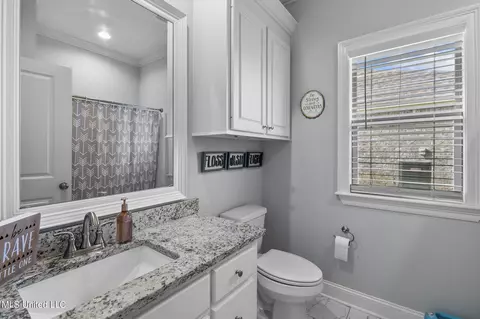 Bath - 314 E Buttonwood Ln, Canton, MS 39046 photo 5 of 5