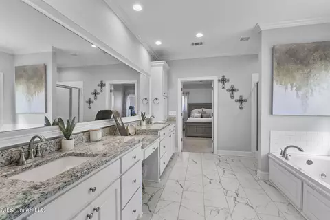 Bath - 314 E Buttonwood Ln, Canton, MS 39046 photo 3 of 5
