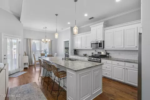 Kitchen - 314 E Buttonwood Ln, Canton, MS 39046 photo 4 of 6
