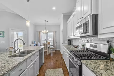Kitchen - 314 E Buttonwood Ln, Canton, MS 39046 photo 5 of 6