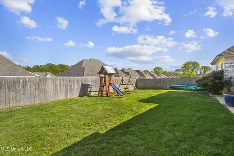 Exterior - 314 E Buttonwood Ln, Canton, MS 39046 photo 9 of 11
