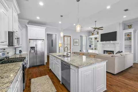 Kitchen - 314 E Buttonwood Ln, Canton, MS 39046 photo 2 of 6