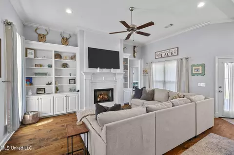 Living - 314 E Buttonwood Ln, Canton, MS 39046 photo 1 of 3
