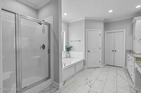 Bath - 314 E Buttonwood Ln, Canton, MS 39046 photo 2 of 5