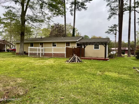 Exterior - 799 E 4th Ave, Morton, MS 39117 photo 3 of 6