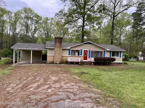 799 E 4th Ave, Morton, MS 39117