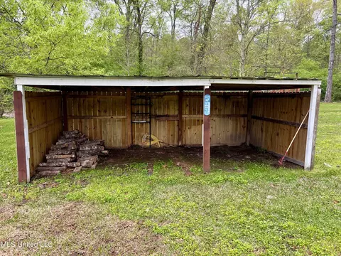 Exterior - 799 E 4th Ave, Morton, MS 39117 photo 4 of 6