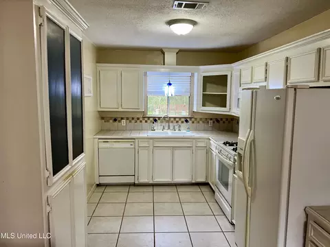Kitchen - 799 E 4th Ave, Morton, MS 39117 photo 1 of 2