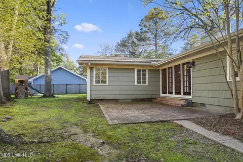 Exterior - 4140 Crestview Dr, Jackson, MS 39211 photo 6 of 9