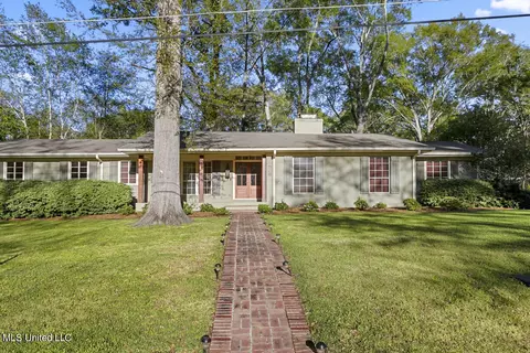 Exterior - 4140 Crestview Dr, Jackson, MS 39211 photo 3 of 9