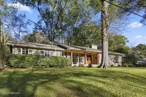 4140 Crestview Dr, Jackson, MS 39211