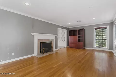Living - 4140 Crestview Dr, Jackson, MS 39211 photo 2 of 2