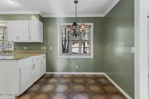 Kitchen - 4140 Crestview Dr, Jackson, MS 39211 photo 5 of 6