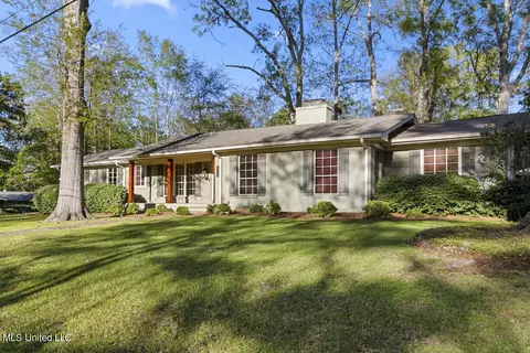Exterior - 4140 Crestview Dr, Jackson, MS 39211 photo 2 of 9