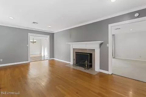 Living - 4140 Crestview Dr, Jackson, MS 39211 photo 1 of 2
