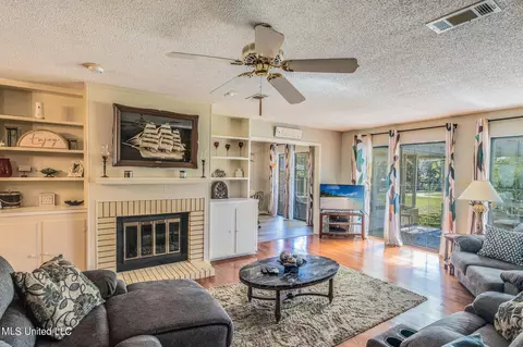 Living - 6840 Hilo St, Diamondhead, MS 39525 photo 1 of 2