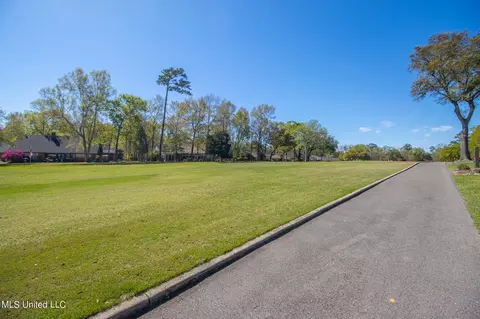 Exterior - 6840 Hilo St, Diamondhead, MS 39525 photo 4 of 6