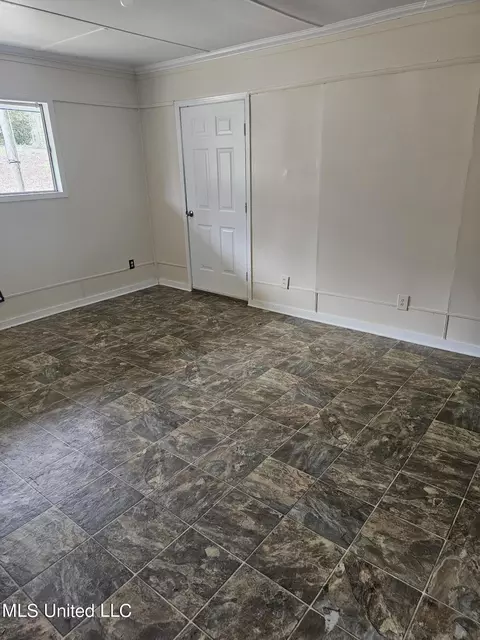 Bedroom - 209 Pineview Dr, Hazlehurst, MS 39083 photo 3 of 3