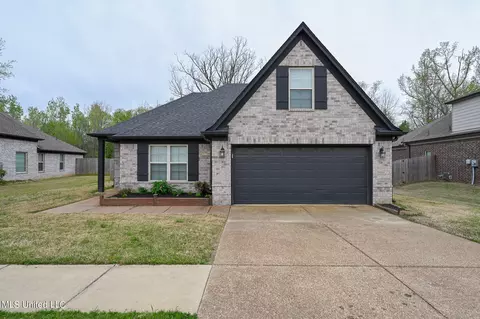 1231 Hemlock Dr, Southaven, MS 38671