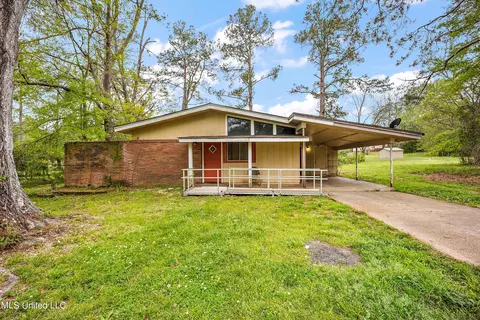 112 Asbury Dr, Hazlehurst, MS 39083