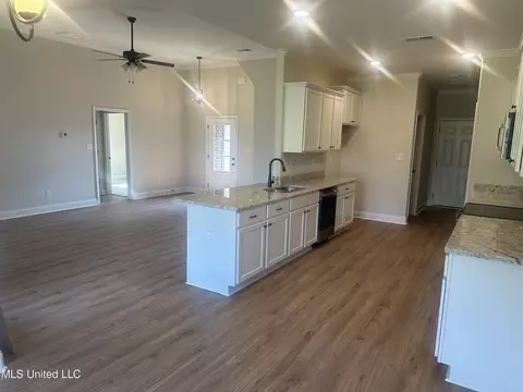 1762 Benton Dr, Hernando, MS 38632 photo 5
